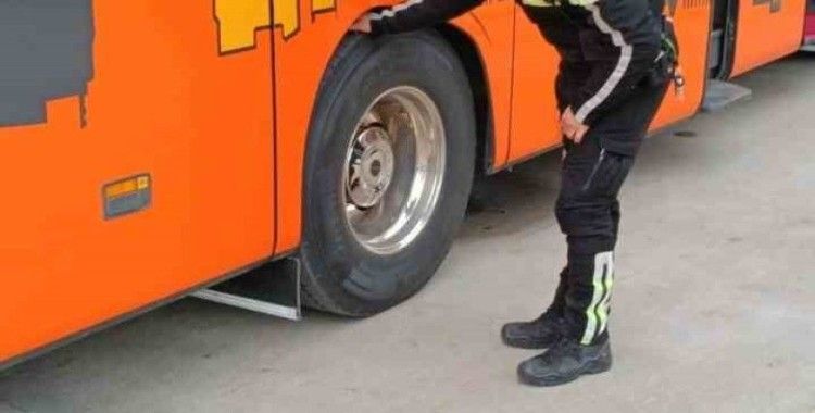 Yolcu taşıyan araçlara lastik denetimi
