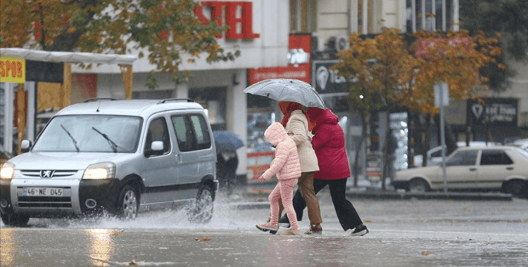 Kahramanmaraş'ta kuvvetli sağanak yaşamı olumsuz etkili oluyor
