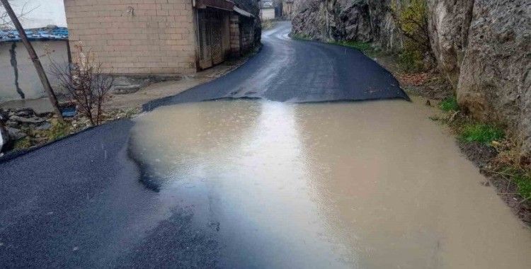 Hakkari’de karla karışık yağmur etkili olmaya başladı

