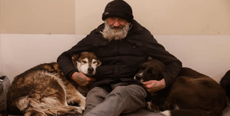 İstanbul Valisi Gül'den "evsizleri 112'ye bildirin" çağrısı