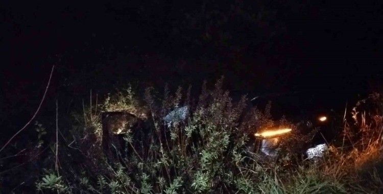 Tuzla’da kontrolden çıkan araç şarampole uçtu: 1 yaralı
