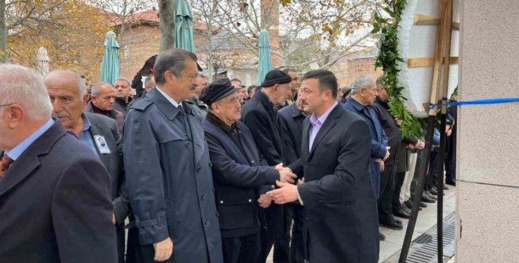 Deva Partisi lideri Babacan’ın annesi son yolculuğuna uğurlandı
