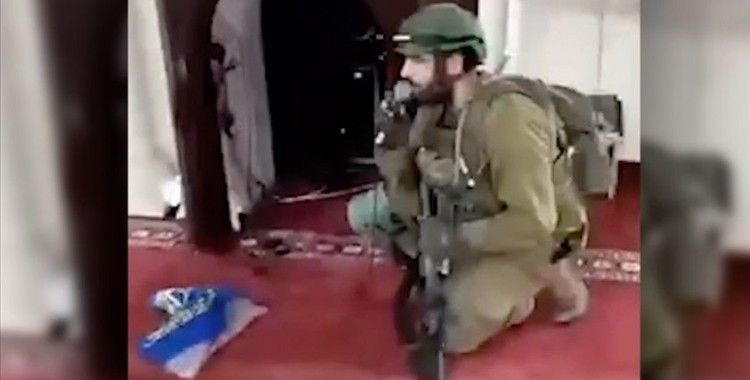 İsrail askerleri, Cenin'de bir camiyi işgal ederek hoparlörlerden Yahudi duası okudu