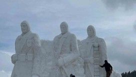 Sarıkamış’ta şehit heykellerinin yapımı için 200 kamyon kar taşındı
