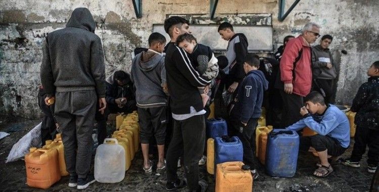UNRWA: İsrail'in acımasız bombardımanı nedeniyle Gazze'de temiz suya erişim sınırlı