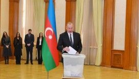 Sandık çıkış anketine göre, İlham Aliyev seçimde oyların yüzde 93,9'unu aldı
