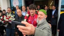 Avrupa şampiyonu Alperen Berber memleketi Samsun’da coşkuyla karşılandı
