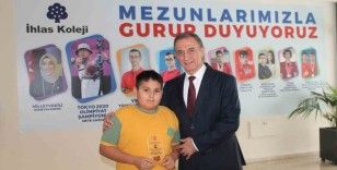 İhlas Koleji öğrencisinden resimde Türkiye birinciliği

