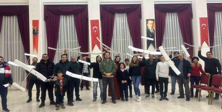 Bilecik’te ilk kez serbest model uçak rehber öğretmen başlangıç kursu açıldı
