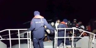 Ayvalık açıklarında 27’si çocuk, 54 düzensiz göçmen kurtarıldı
