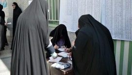 İran yarınki genel seçimlere 'katılım' tartışmaları gölgesinde gidiyor