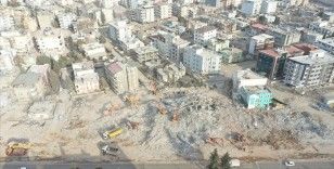 Depremde 37 kişinin hayatını kaybettiği Zümrüt Apartmanı'na ilişkin davanın görülmesine başlandı