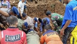 Endonezya'daki sel ve toprak kaymasında can kaybı 26'ya yükseldi