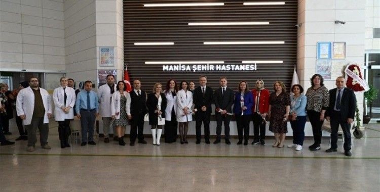 Vali Ünlü, 14 Mart Tıp Bayramında Manisa Şehir Hastanesini ziyaret etti
