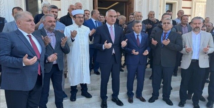 Bakan Ersoy, Antalya Havalimanı'nın hem iç hem de dış hat terminalleri büyütülüyor