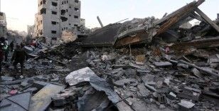 İsrail ordusu Gazze'de evleri hedef alarak 13 Filistinliyi öldürdü