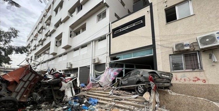 İsrail ordusu Gazze'deki Şifa Hastanesi'nde bir binayı havaya uçurdu