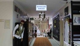 Eski Ramazanları okullarının koridorunda yaşatıyorlar
