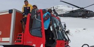 Bingöl'de tipide dağlık alanda mahsur kalan avcılar helikopterle kurtarıldı