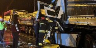 Konya'da 4 tırın karıştığı zincirleme trafik kazası: 1 kişi hayatını kaybetti