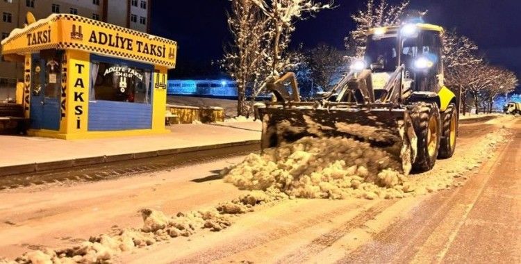 Erzurum'da 164 köyü kapalı, termometreler -13'ü gösterdi