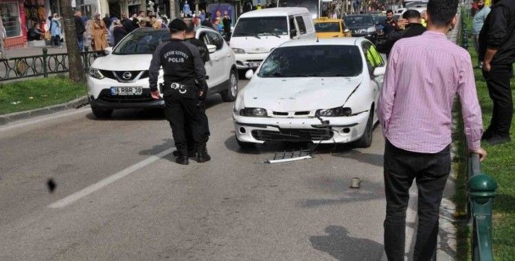 Bursa’da yaya geçidinde feci kaza: Anne hayatını kaybetti, çocukları yaralandı
