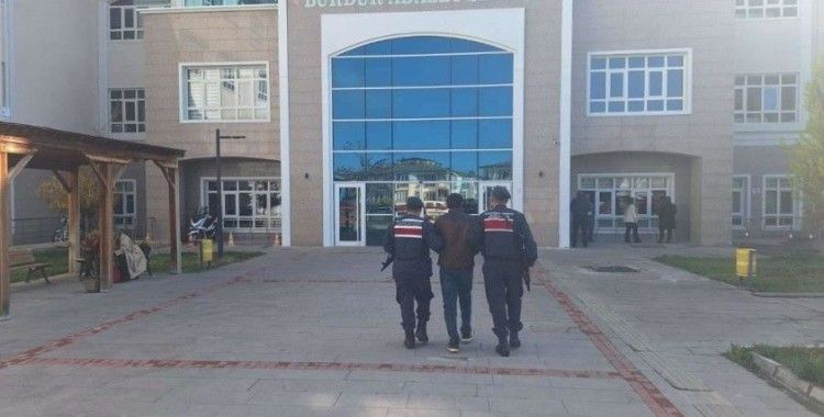 Burdur'da asayiş uygulamalarında yakalanan 13 firari hükümlü cezaevine gönderildi