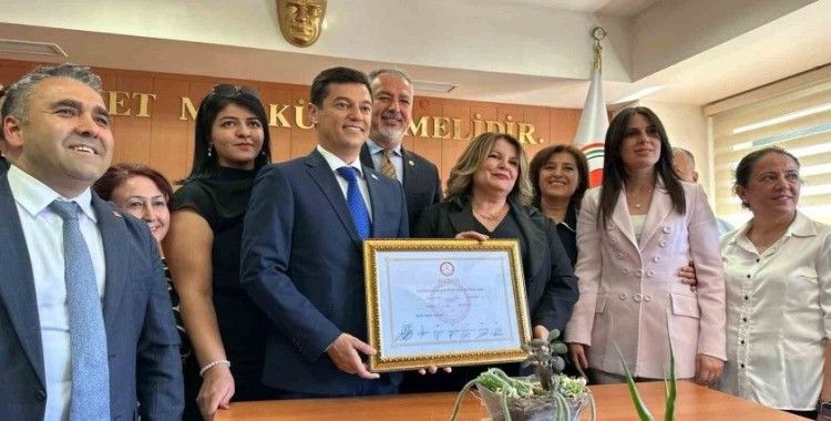 Marmaris’in yeni Belediye Başkanı Ünlü Mazbatasını aldı
