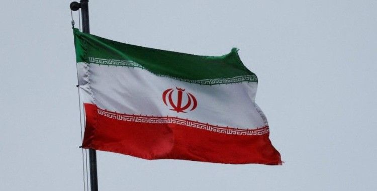 İran'da Devrim Muhafızlarına ait askeri tesisle iki karakola eş zamanlı saldırılar düzenlendi