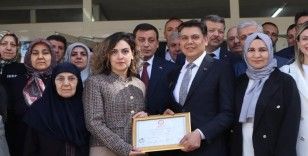 MHP lideri Bahçeli’nin tebrik ettiği Söğüt Belediye Başkanı Durgut mazbatasını aldı
