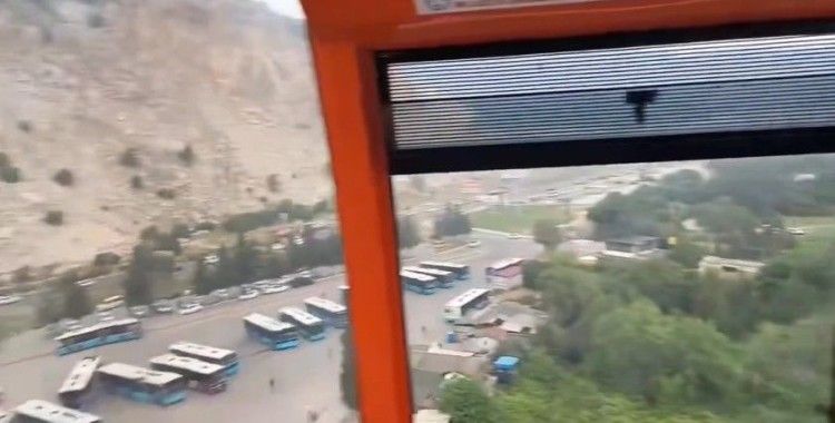 Antalya’da teleferikte mahsur kalan vatandaşlar o anları sosyal medyada paylaştı
