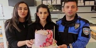 Polislerden doğum günü kızına jest

