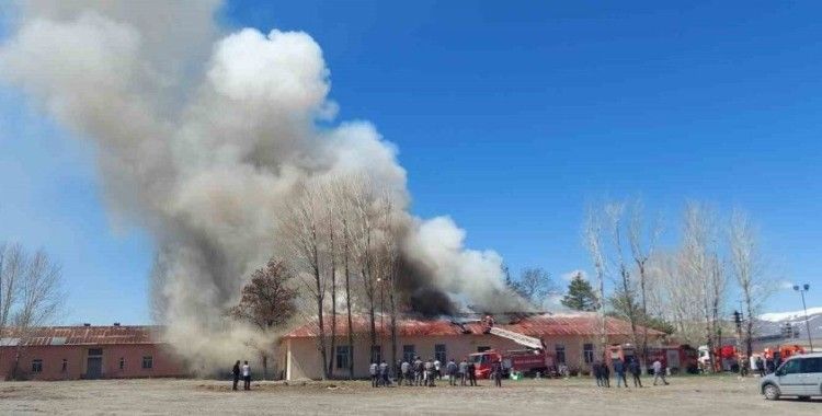 Erzurum Şeker Fabrikası’nda yangın