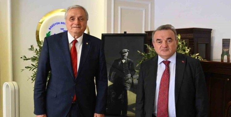 Başkan Bakkalcıoğlu’na tebrik ziyaretleri sürüyor
