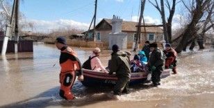 Kazakistan'daki sellerde 5 kişi hayatını kaybetti