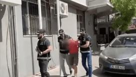 Mavi bültenle aranan şüpheli İzmir'de yakalandı