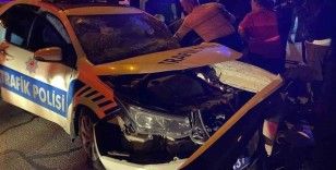 Şüpheli aracı takip eden polis aracı kaza yaptı: 2 polis yaralı
