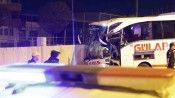 Aksaray’da kontrolden çıkan otobüs bahçe duvarına çarptı: 8 yaralı
