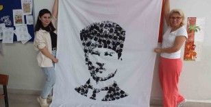 Minik öğrenciler, parmak baskısı ile Atatürk portresi yaptı
