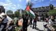 Gazzeli çocuklar, dayanışma için üniversite öğrencilerinin protestosuna karşılık verdi