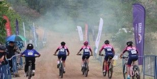 Dağ bisikletçilerinin mücadelesi nefes kesti
