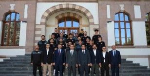 Türkiye Basketbol Ligi’ne yükselen takım, Başkan Altay’ı ziyaret etti
