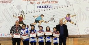 Sinanpaşalı öğrenciler badmintonda bölge şampiyonu oldu
