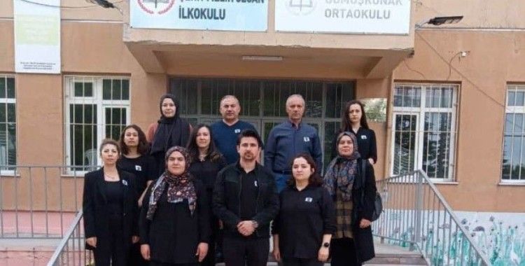 Öğrencisi tarafından öldürülen İbrahim Oktugan için siyah giyindiler
