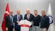 Türk futbolunun unutulmaz isimleri Rektör Levent’i ziyaret etti
