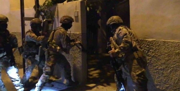 Mersin’de silah kaçakçılarına çifte operasyon