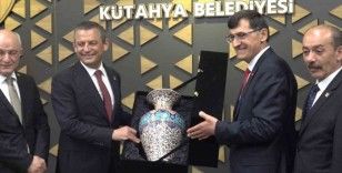 CHP Genel Başkanı Özel’den Kütahya Belediye Başkanı Kahveci’ye tebrik ziyareti
