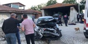 Jandarma araçlarına çarpıp kaçan alkollü sürücü dehşet saçtı: 4 yaralı

