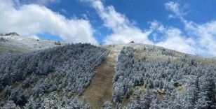 Bolu’da mayıs ortasında yağan kar hayrete düşürdü: “Normal değil”
