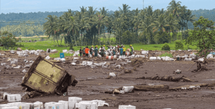 Endonezya'da heyelan ve sel nedeniyle ölenlerin sayısı 50'ye yükseldi